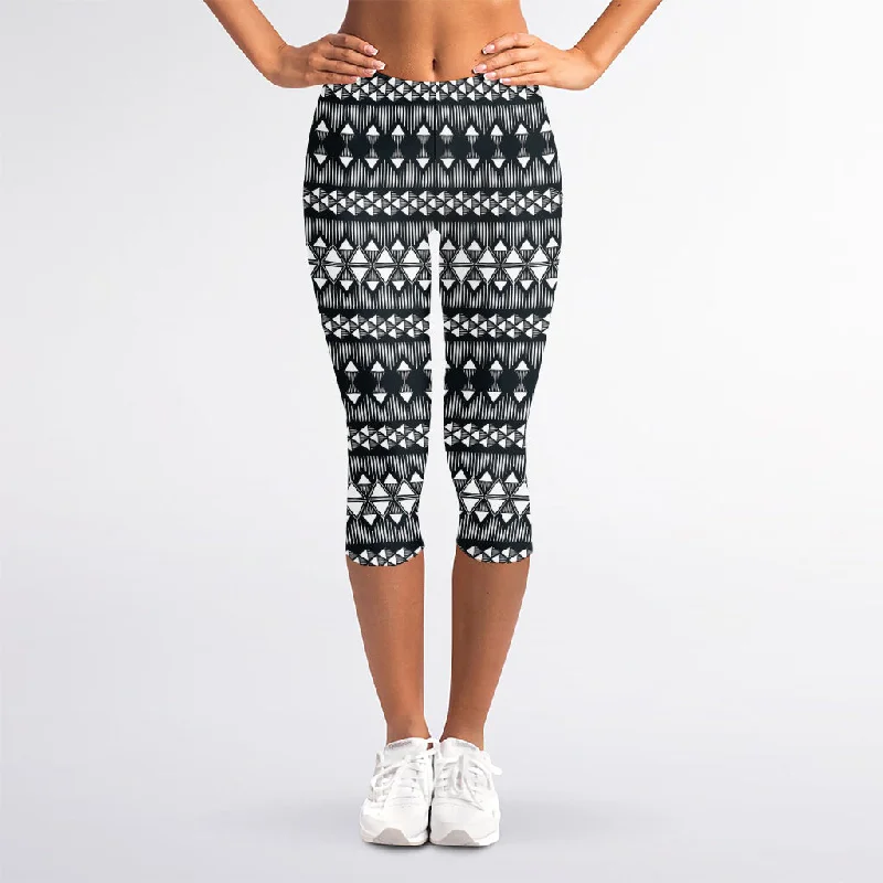 Black And White Tribal Geometric Print Women's Capri Leggings Stylish Everyday Leggings