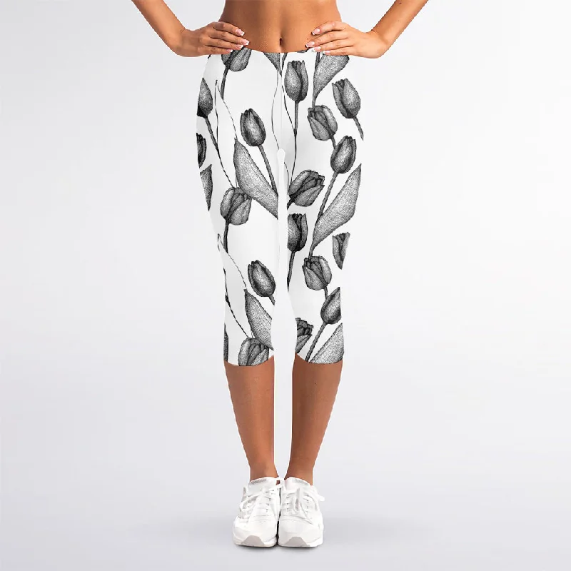 Black And White Tulip Pattern Print Women's Capri Leggings Comfortable Running Leggings