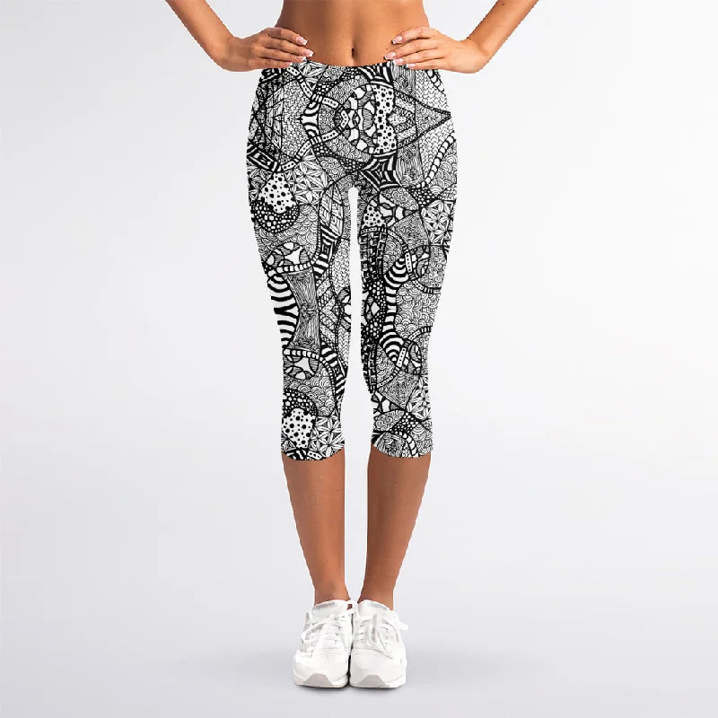 Black And White Zentangle Pattern Print Women's Capri Leggings Stylish Yoga Leggings