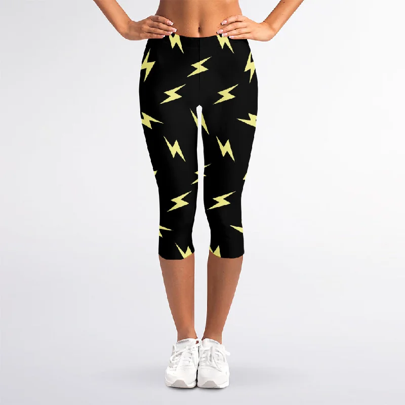 Black And Yellow Lightning Pattern Print Women's Capri Leggings Comfortable Wide-Band Leggings